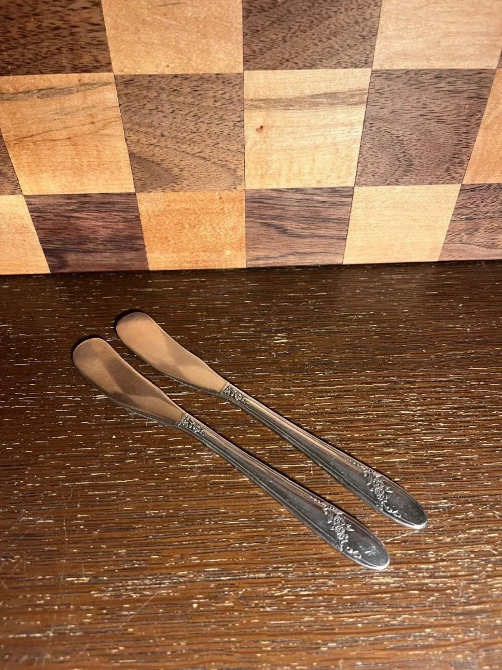 Pair of Oneida Bess II Floral Butter Knives A203